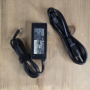 C-Style Black Tablet Charger